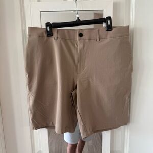 Men’s Western Rise Shorts Size 35 Color Tan
